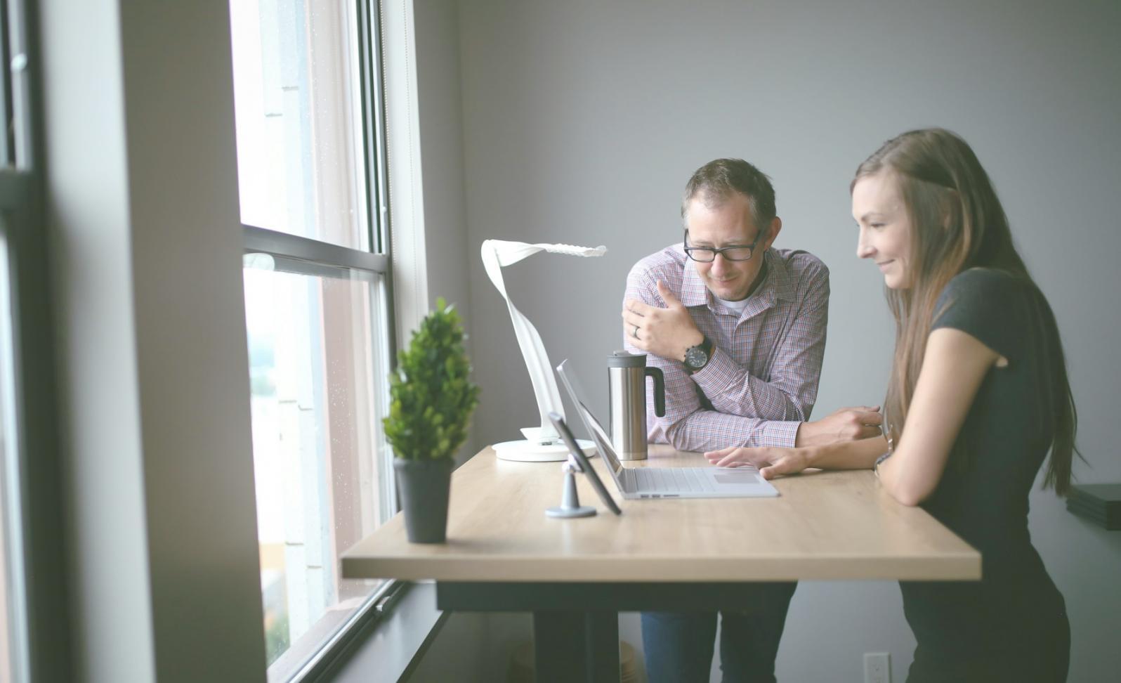 Detailanalyse von Geschäftszahlen und Finanzkennzahlen